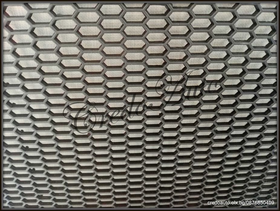 Ситна/Едра шарка Pvc тунинг мрежа за броня " пчелна пита"120х40см.