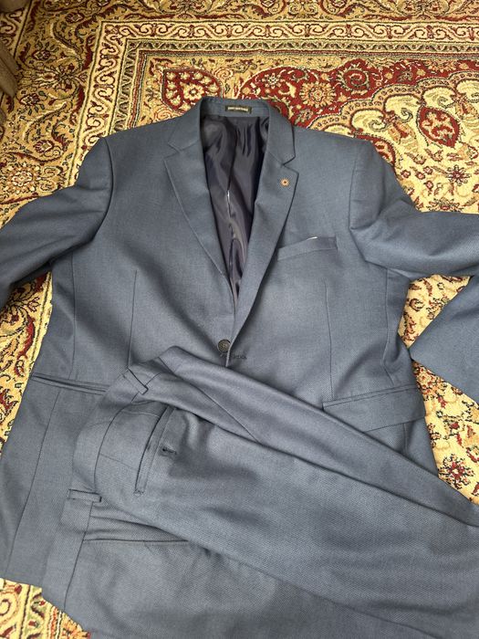 Мужской костюм с брюками