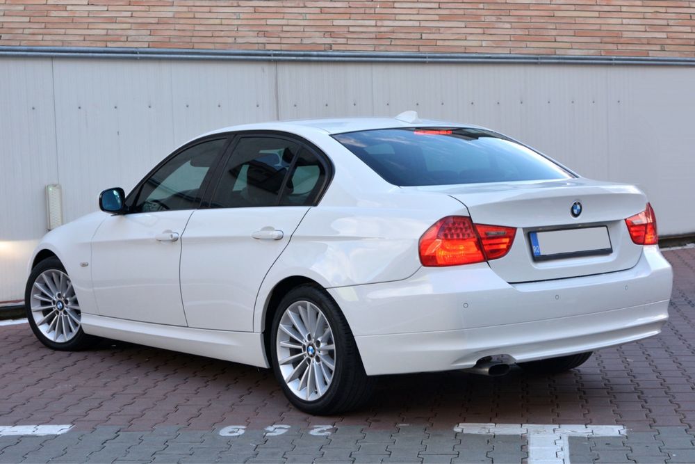 BMW Seria 3 E90 // Facelift // Euro 5 // Bi-Xenon // Navigatie