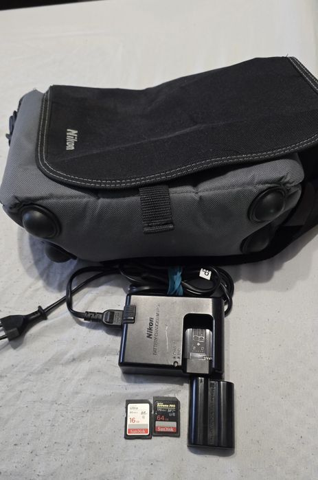 Nikon D7200 cu obiectiv Nikkor