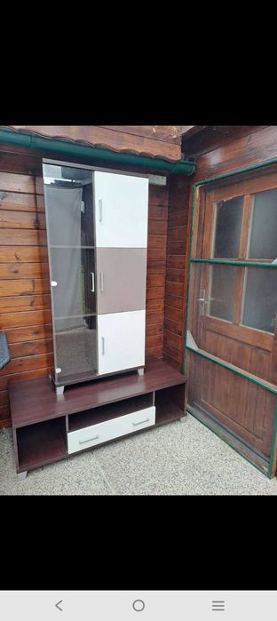 Vând comodă pentru televizor și dulap vitrină