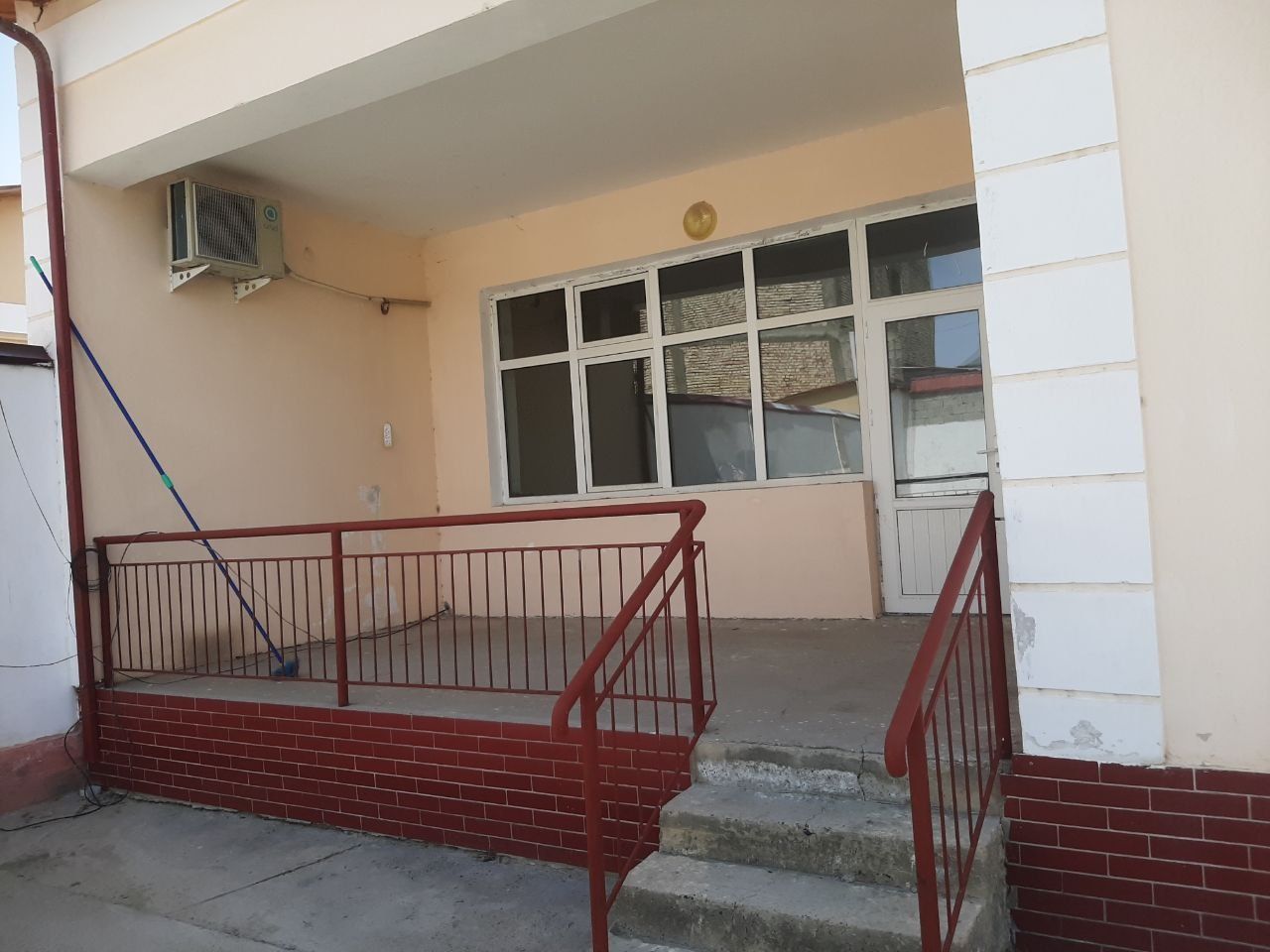 Katej zar-zamin oldida ijaraga beriladi.