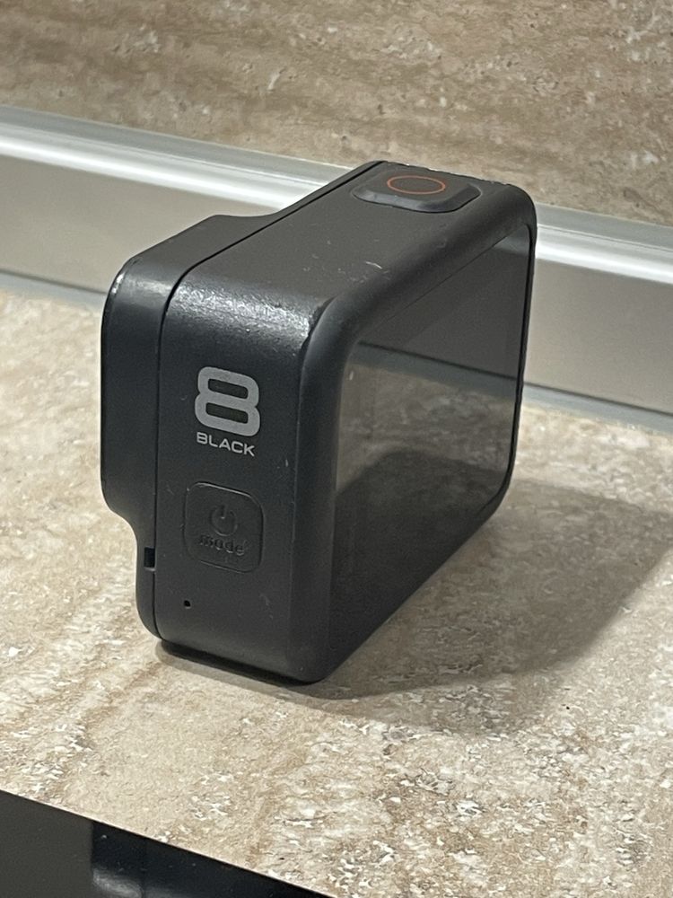 GoPro 8 Black Камера + зарядна станция и 2 батерии
