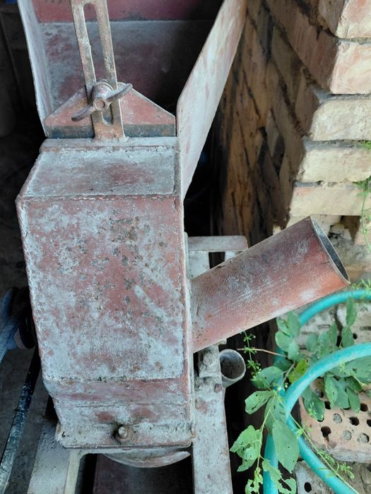 фуражомелка трифазна