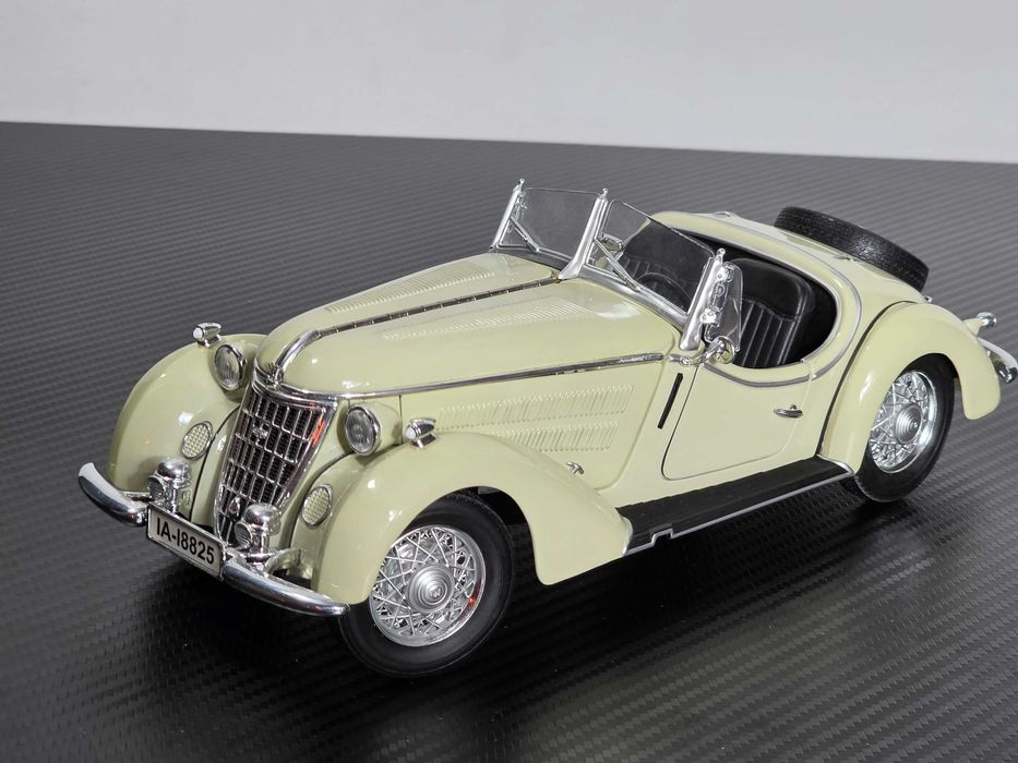 Macheta Auto 1/18 Ricko Wanderer W25K Roadster