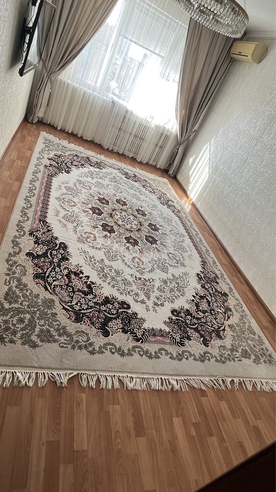 Продается ковер 2,5*4