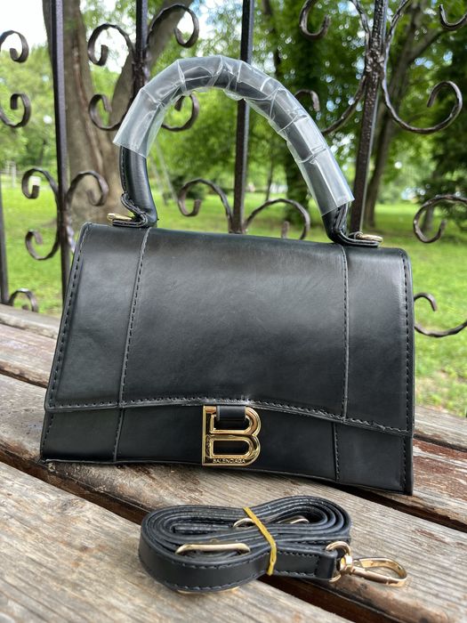 Нови дамски чанти Armani Miu Miu Celine