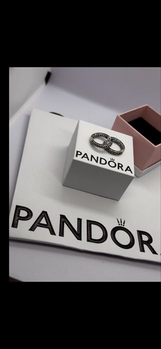 Пандора обеци Pandora