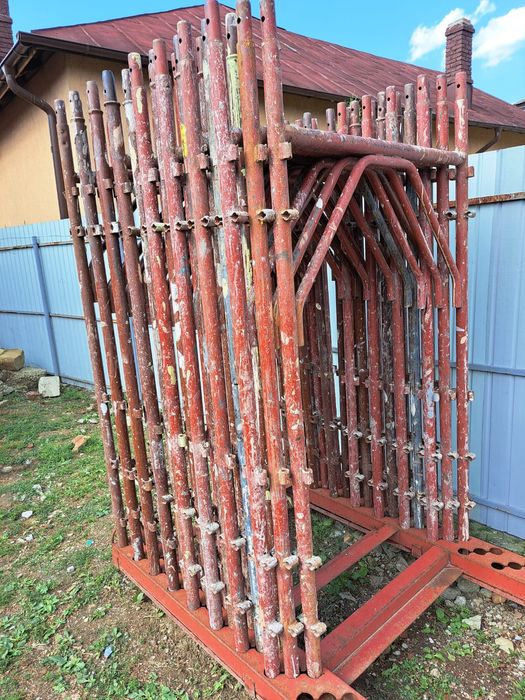 Schela metalica in stare buna