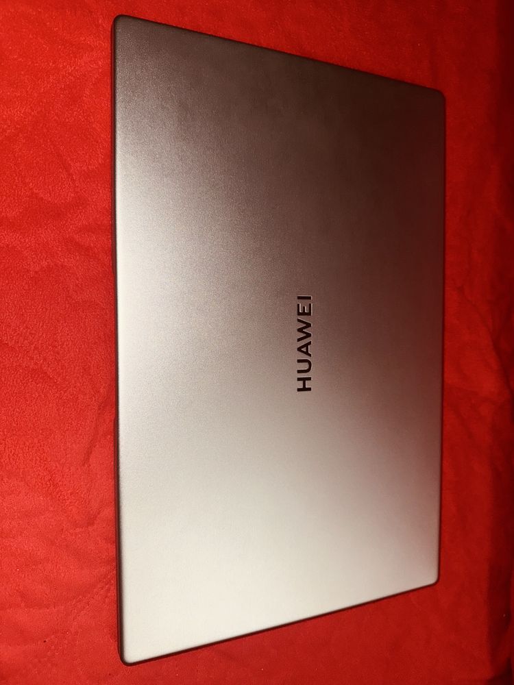 Vând Laptop Huawei MateBook D 15, Intel i3, 8GB RAM, Windows 11