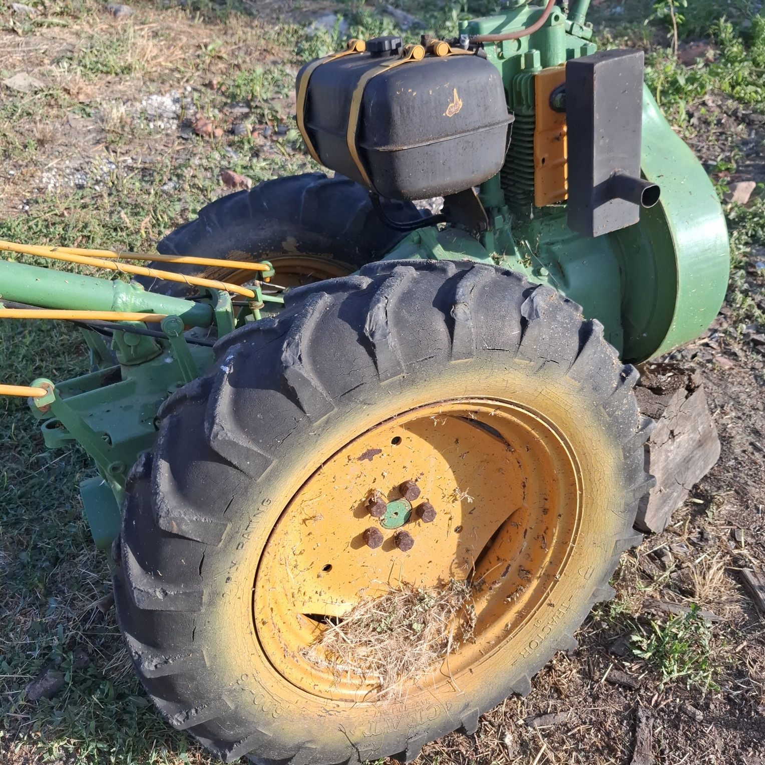 Vând motocultor ferari  disel