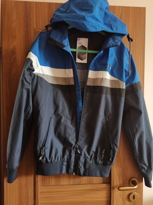 Ветроустойчиво тийнейджърско яке