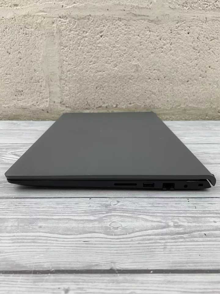 15,6" Dell Vostro 3510/Core i5-1135G7 2.4GHz/8GB DDR4/512GB SSD