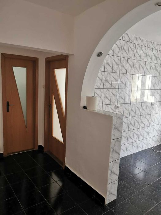 Brasov, Racadau vis a vis de Scoala 25,  2 camere, liber