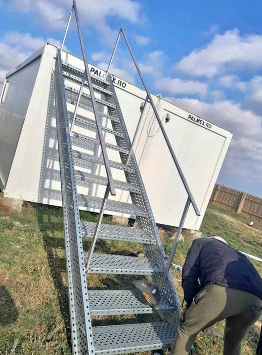 Confectionam scarii metalice zincate exterioare și pentru incendii , p