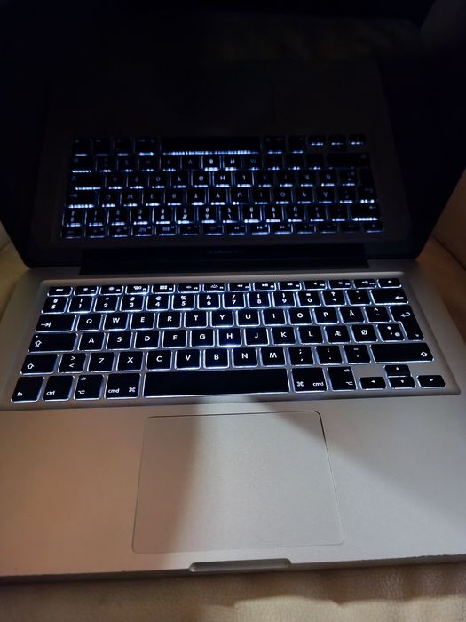 Apple MacBook Pro 13.3 inch  SSD 256  6GB Ram