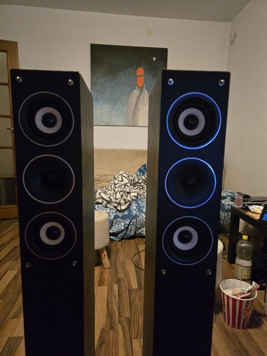 Vând boxe podea Beng