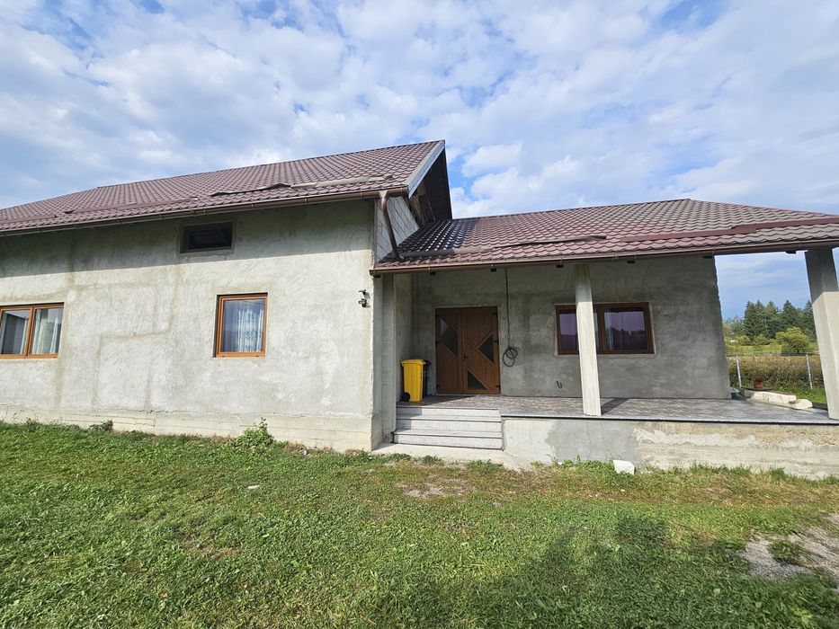 Casă modernă P+M – 228 mp utili, 6 camere, teren 1.000 mp – Poiana Sta