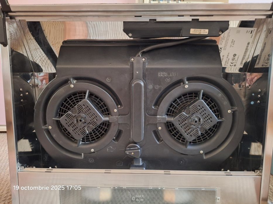 Vand hota Dominox 2 motoare