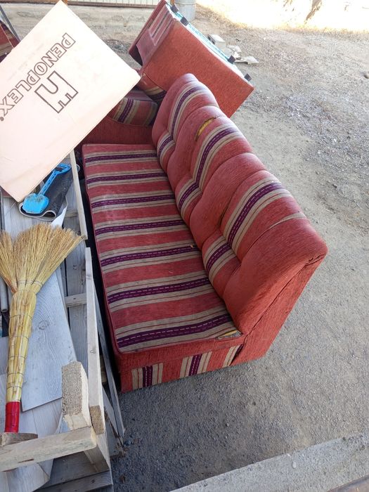 Продам диван б.у