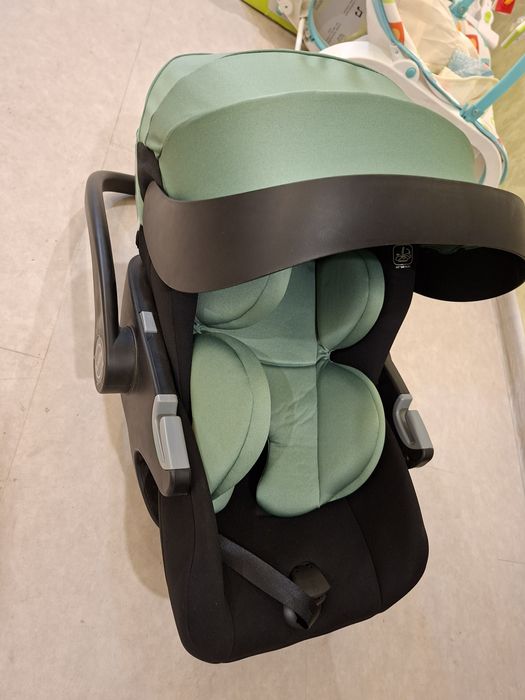 Детское кресло  на авто