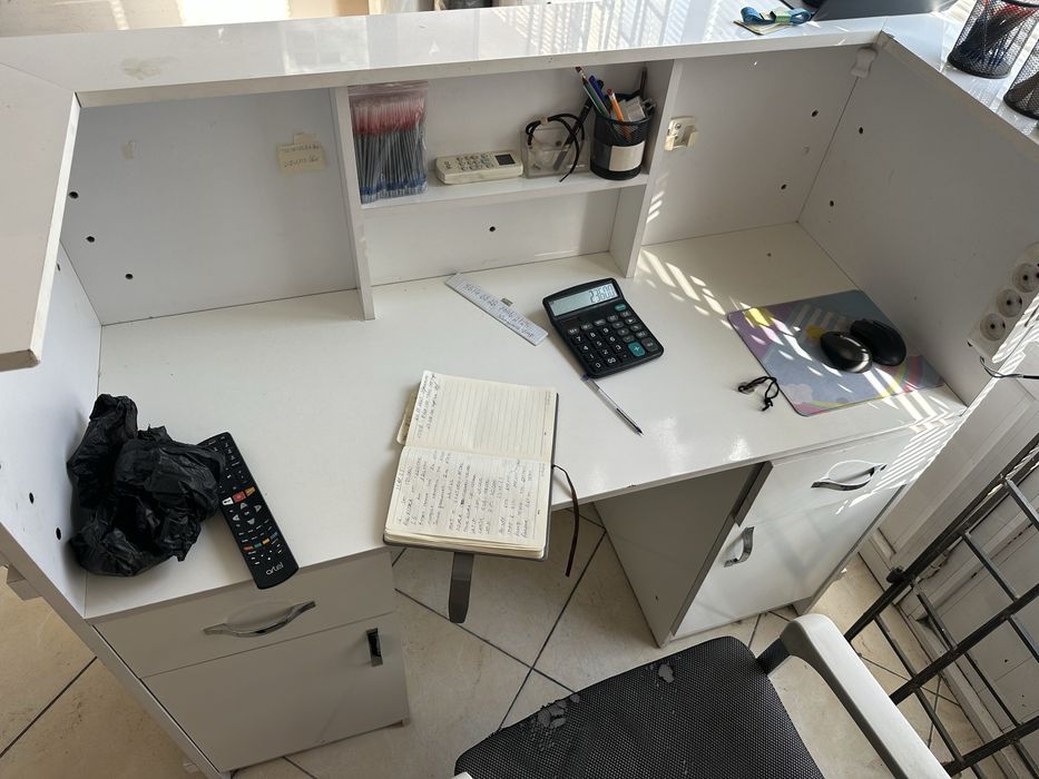 Столь для ретсепшн или магазинов касса