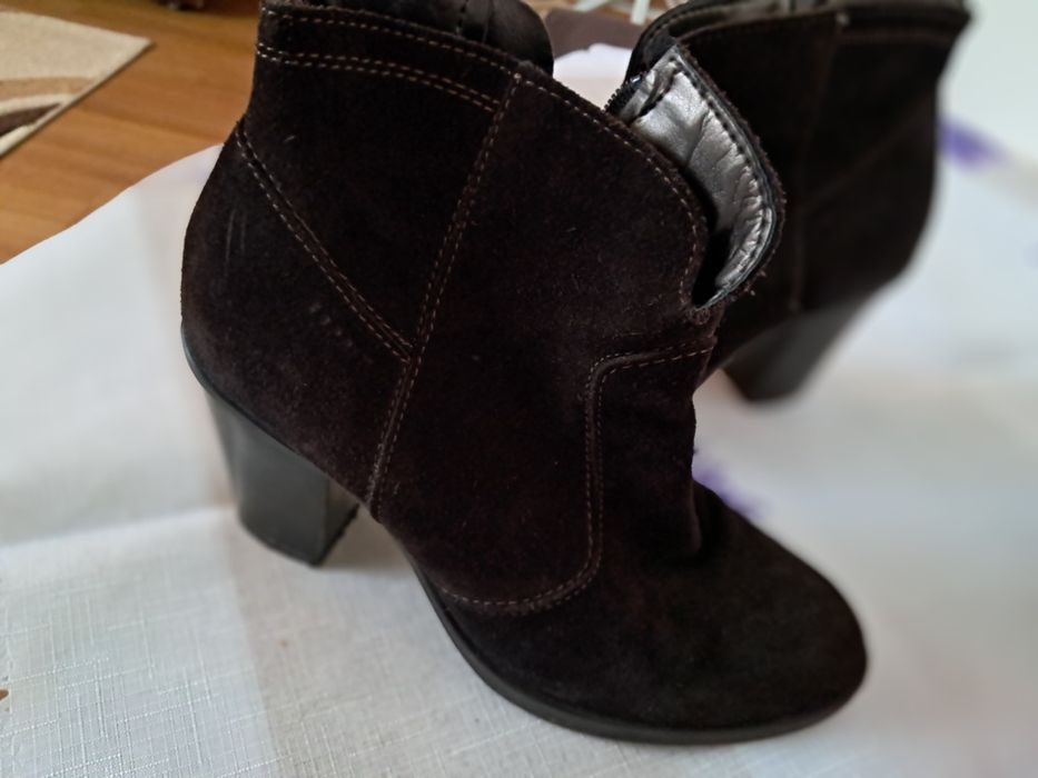 Botine elegante și comode