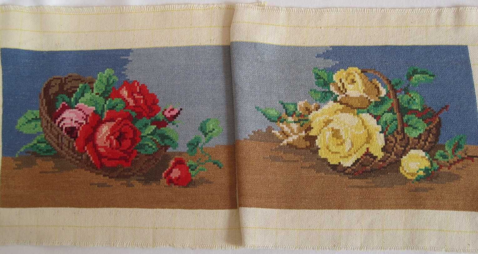 Два цветни гоблена с рози