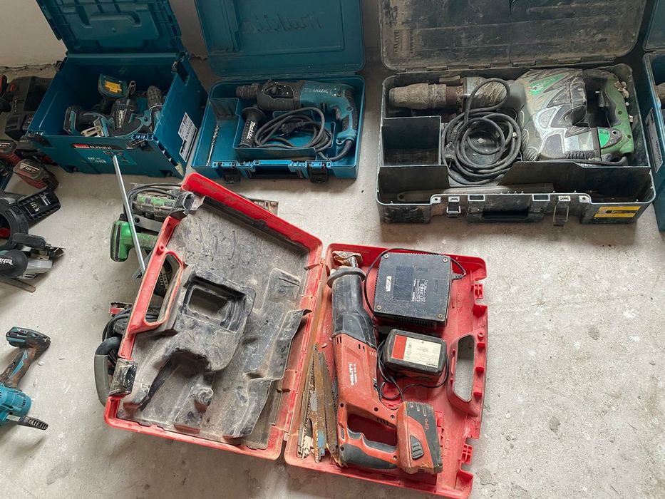 Vând scule pentru șantier