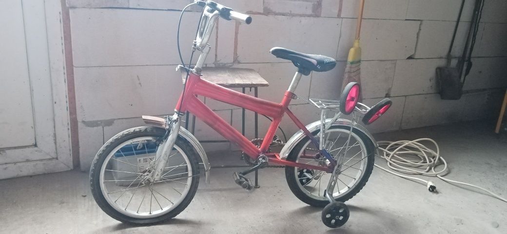 Vând bicicletă copii