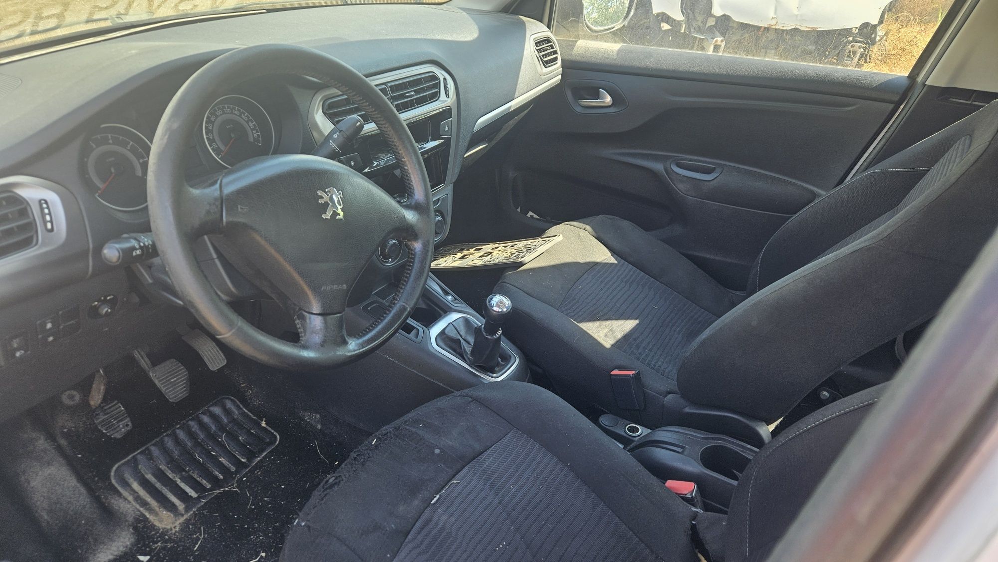 Peugeot 301. An 2013