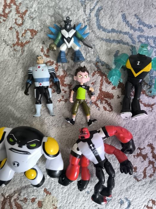 Продам фигуры Бен-10 оригинал