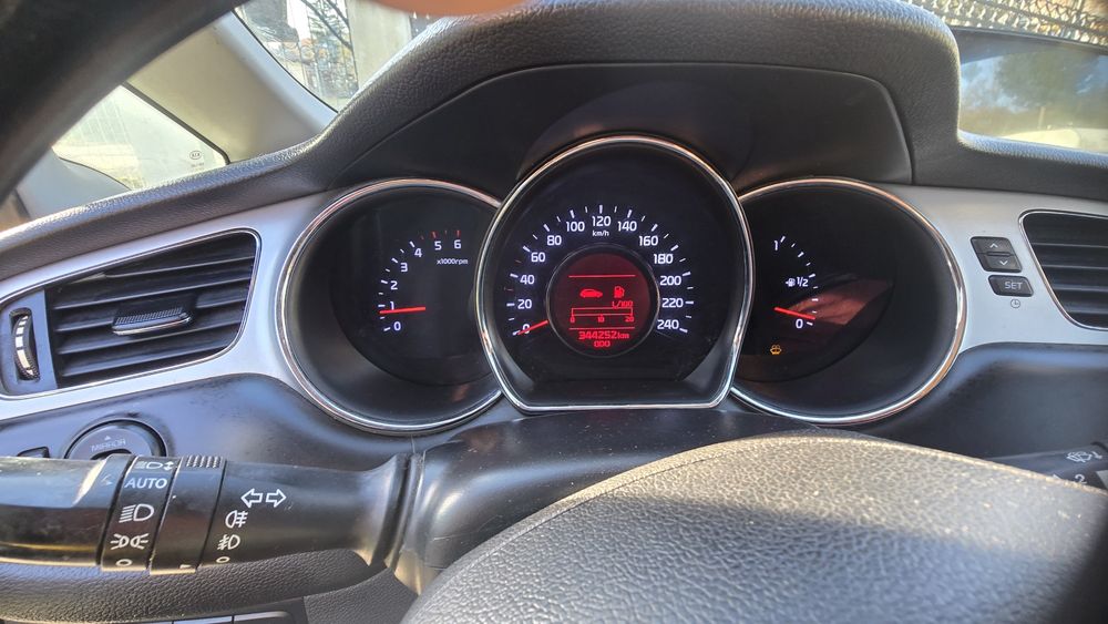 Vinde Kia Ceed 2013 1.6 crdi