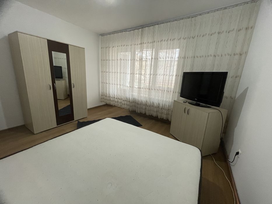 Inchiriez ap 3 cam - 1 Mai (Spitalul 1)