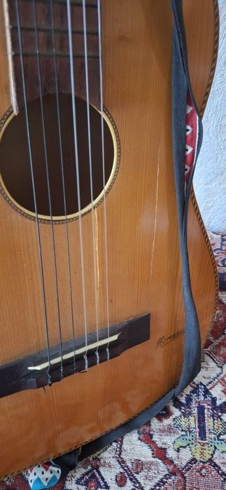 2 китари в почти безупречно състояние