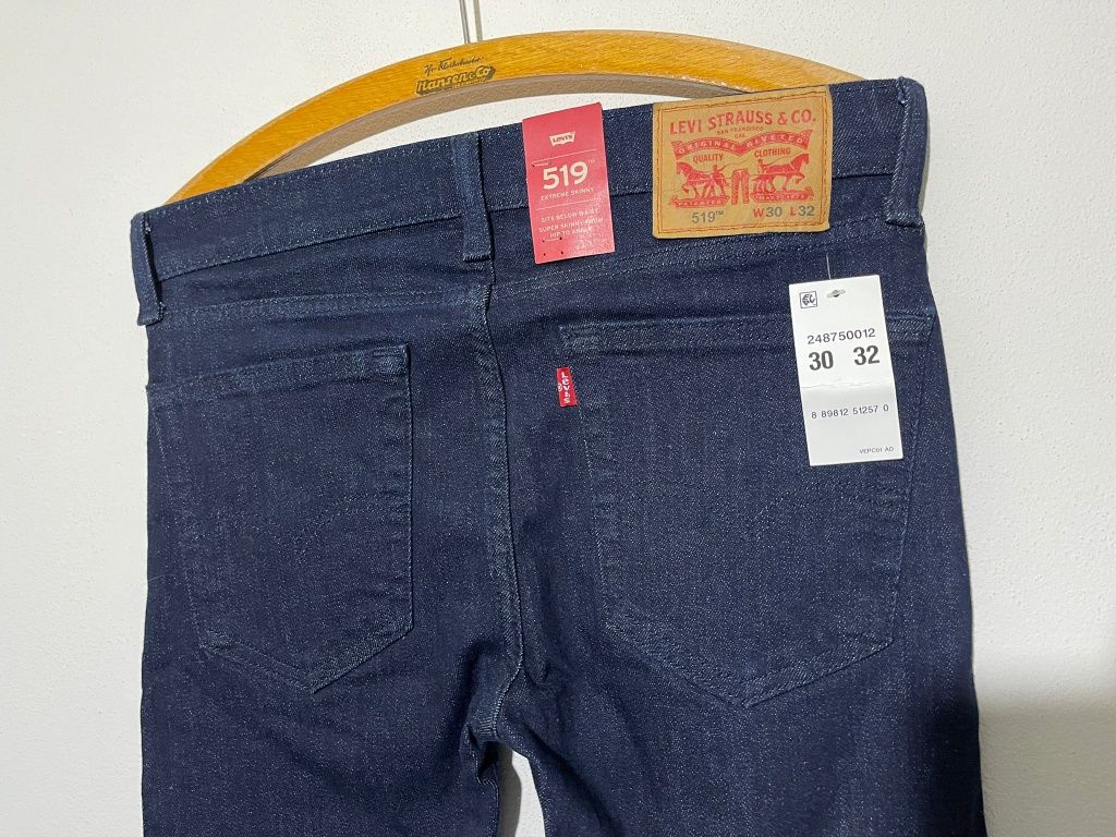 Blugi LEVI'S LEVIS 519 Extreme Skinny Bleumarin - Marime 30 x 32