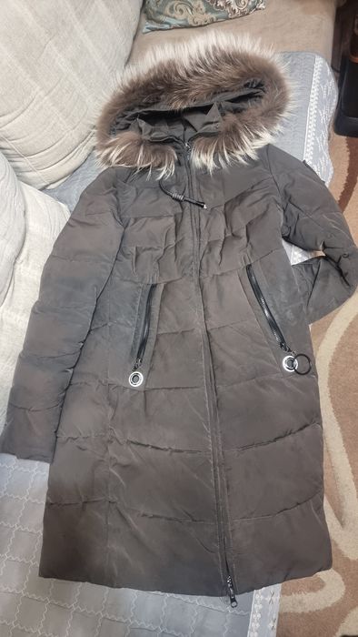 Отдам даром женский пуховик