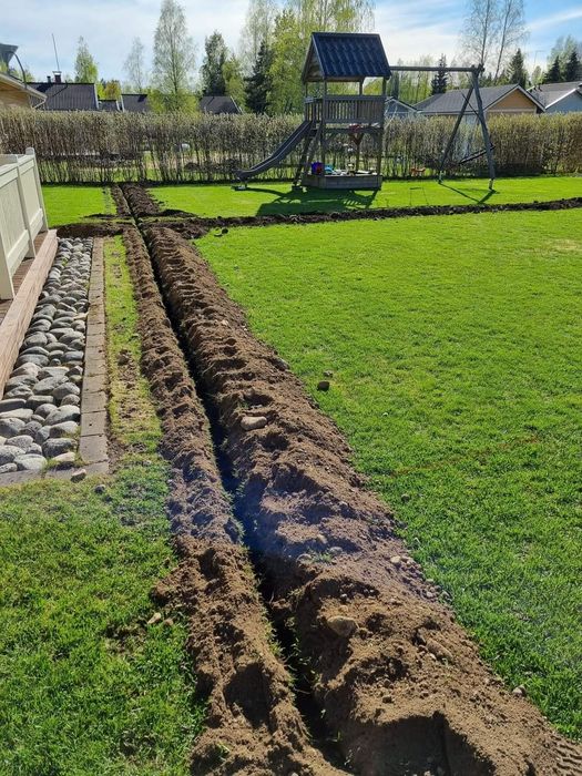 Săpăm șanțuri mecanizat cu trencher