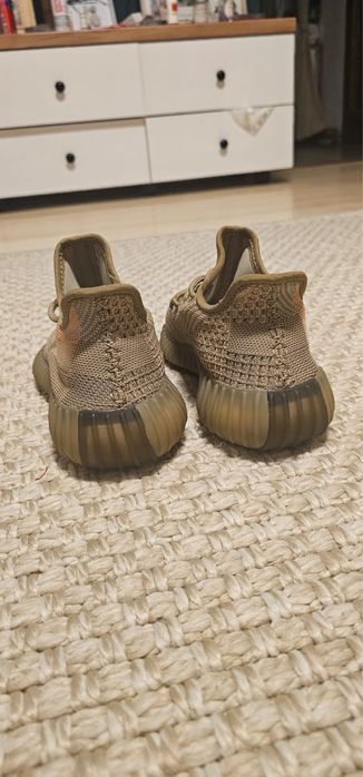 Adidas Yeezy Boost 350 V2 Sand Taupe.