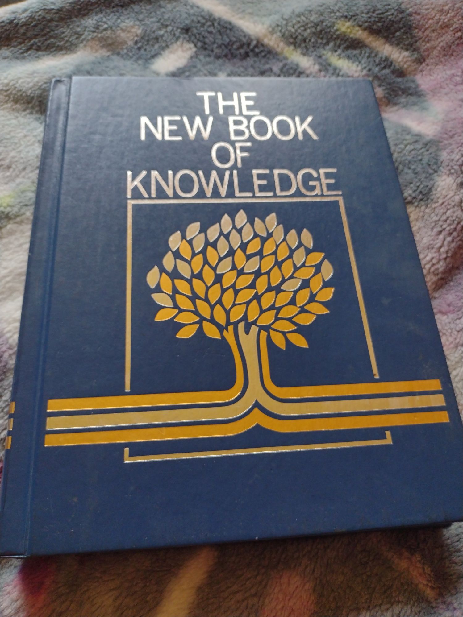 The new book of knowledge