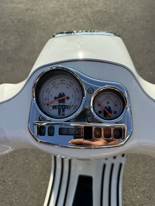 Vând Vespa S50 an 2010