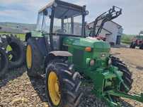 John Deere 2040 tractor