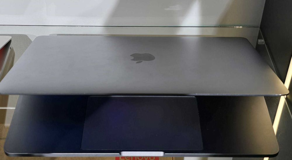 MacBook Pro / 13-inch / 2016  * Krom Amanet Margeanului *