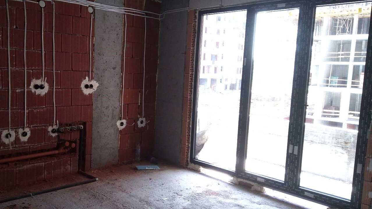 Голям 3-стаен в луксозна сграда с паркиране