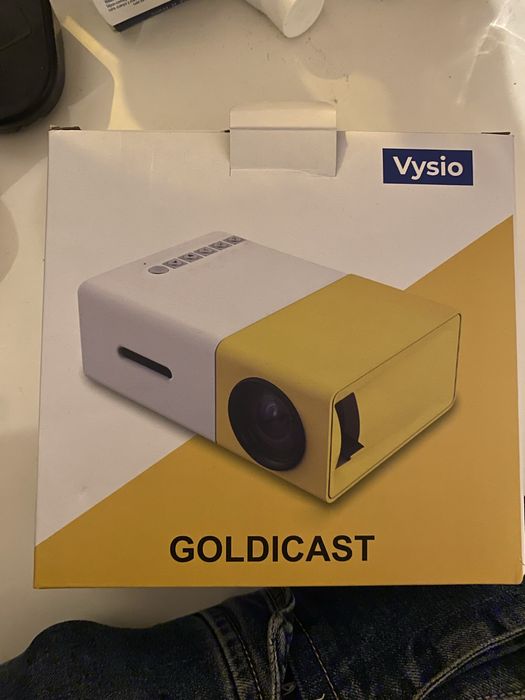 De vânzare vidio proiector cubic nou