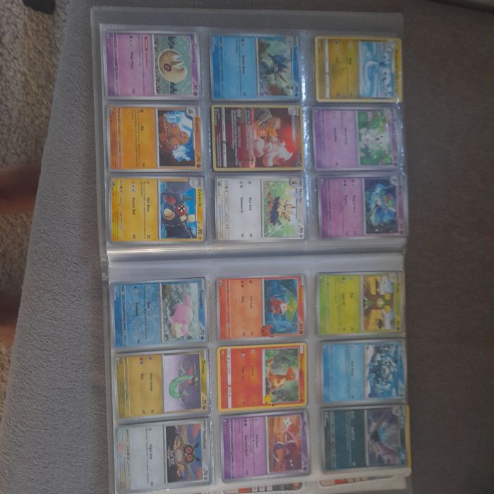 Cartonașe pokemon rare și reale