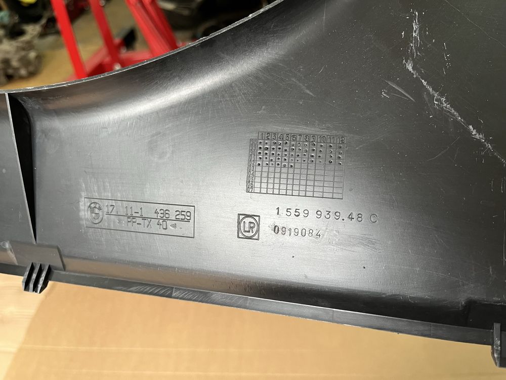 Дифузьора на водния радиатор за BMW E60 (дизел)