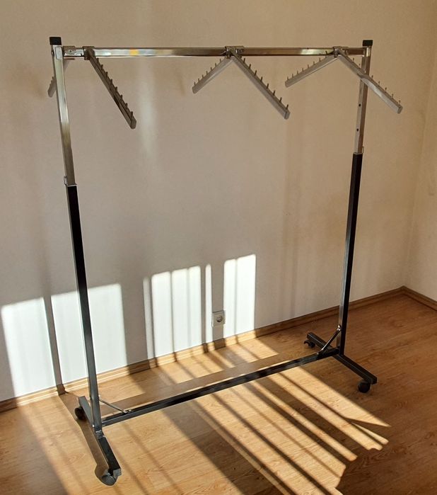 Stander haine (Suport de umerase pentru haine)