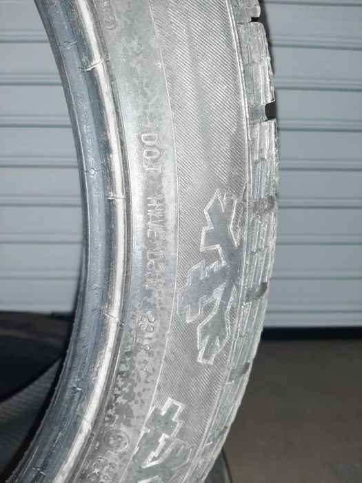 Гуми Continental 275 40 22 dot 2318 winter