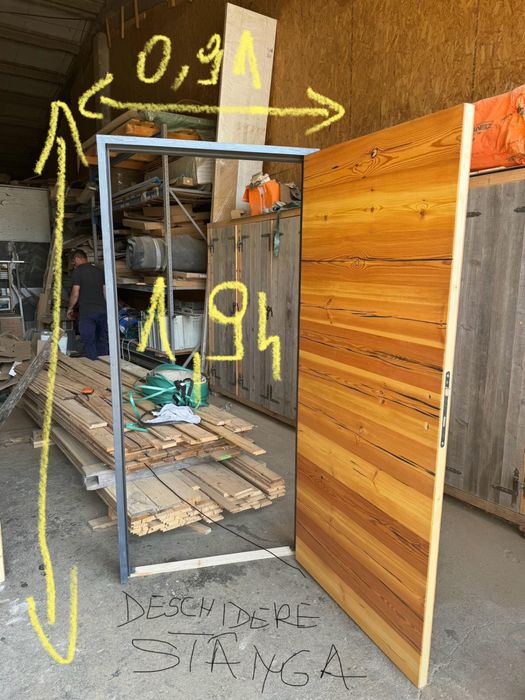 Usi de interior din pin